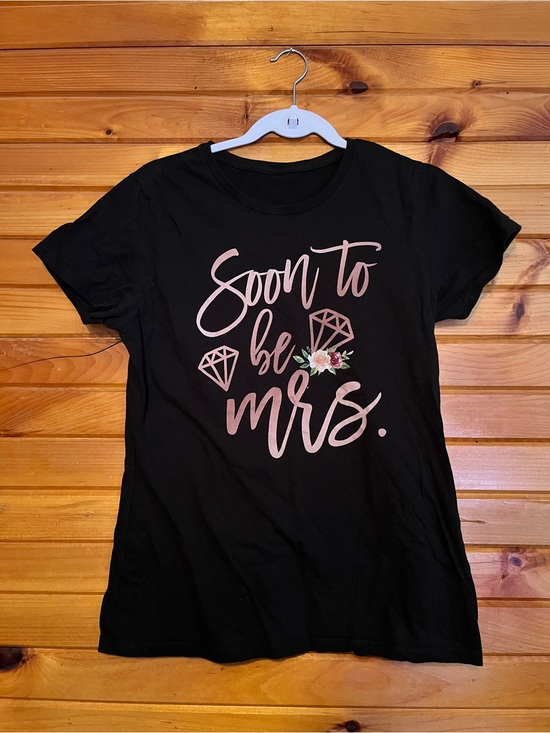 Custom Tops - Soon to Be Mrs. Crewneck Tee - Black with Rose Gold Print